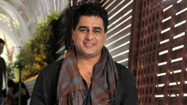 अयूब खान अयूब खान दिलीप कुमार के रिश्ते में भतीजे लगते हैं. वो नासिर खान और बेगम पारा के बेटे हैं.