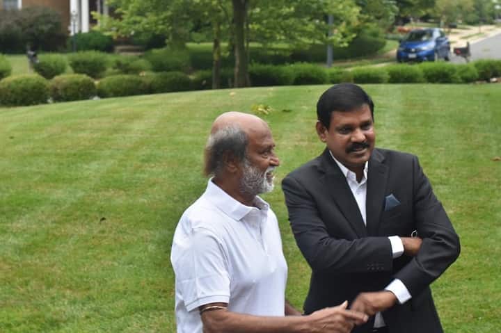 அமெரிக்காவில் நண்பர்களுடன் எடுத்த புகைப்படங்கள் வைரலாகி வருகின்றன