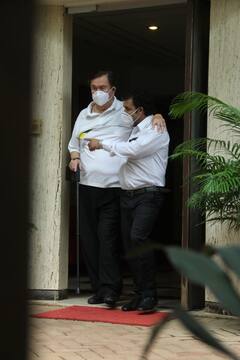PICS: Taimur Ali Khan Spotted With Grandpa Randhir Kapoor At Kareena-Saif's House