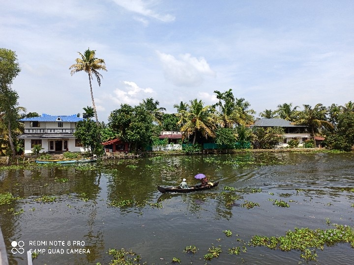 மச்சி ஒரு டிரிப் போலமா?' ( பகுதி - 6) - ஆலப்புழாவில், மிதக்கும் படகு வீட்டு பயணம்..!