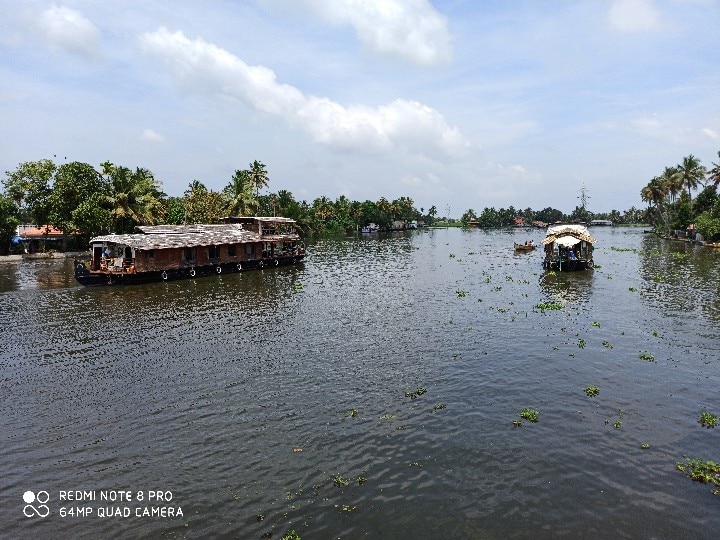 மச்சி ஒரு டிரிப் போலமா?' ( பகுதி - 6) - ஆலப்புழாவில், மிதக்கும் படகு வீட்டு பயணம்..!