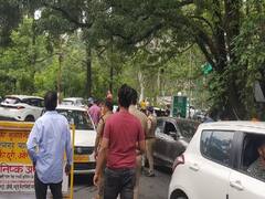 मसूरी में लोगों की भारी भीड़, कोटाल गेट पर जांच के बाद ही दी जा रही है पर्यटकों को एंट्री 