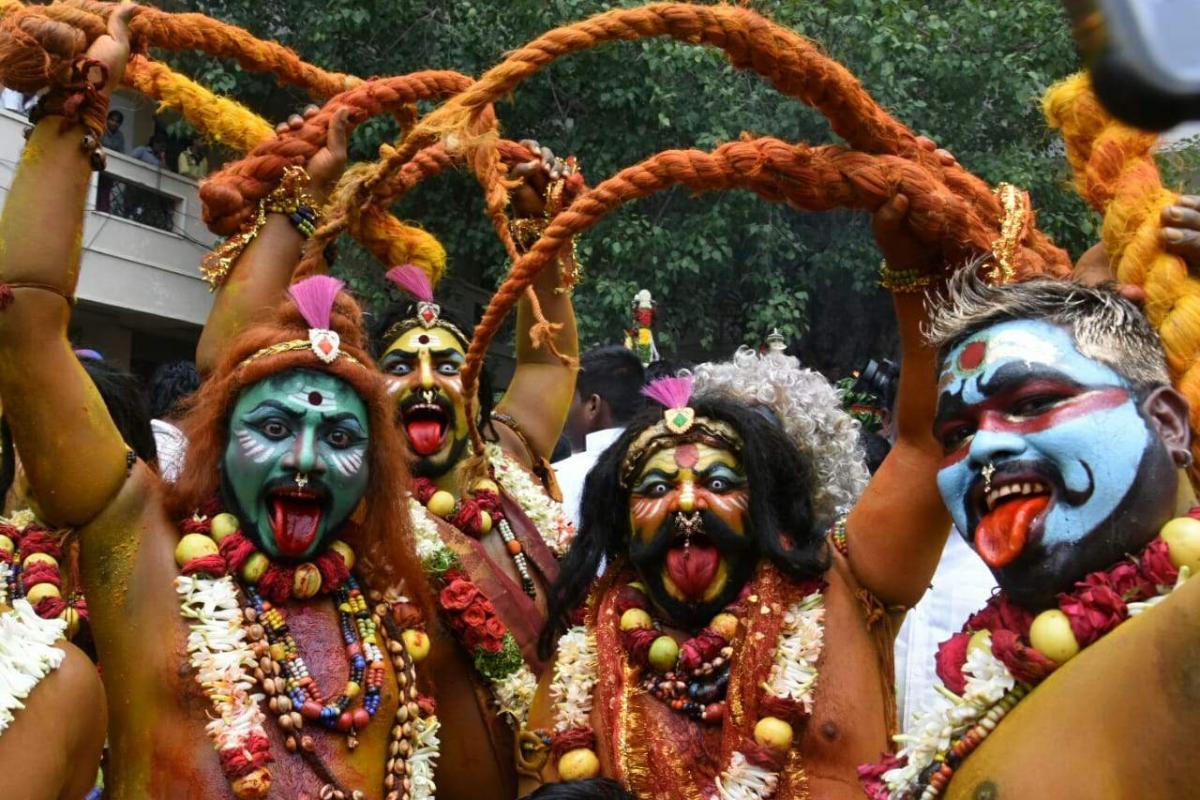 Aashada bonalu:కన్నుల పండువగా తెలంగాణ సాంస్కృతిక సంబురం