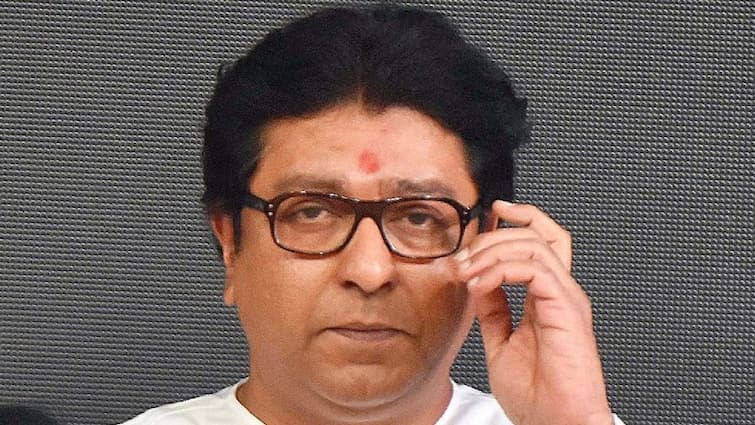 Arrest warrant against Raj Thackeray by shirala court bail application to be decided on 17 June Raj Thackeray non-bailable warrant  : राज ठाकरेंविरोधात अटक वॉरंट, जामीन अर्जावर शुक्रवारी फैसला होणार