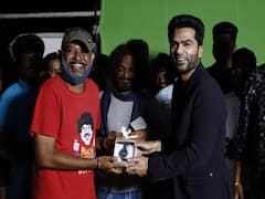 Maanaadu | முடிந்தது ‘மாநாடு’... படக்குழுவினருக்கு சர்ப்ரைஸ் கொடுத்த சிம்பு..!