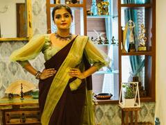 Actress RAMYA NAMBESSAN pics : விழிகளிலே விழிகளிலே.. - ரம்யா நம்பீசன் போட்டோ ஆல்பம்!