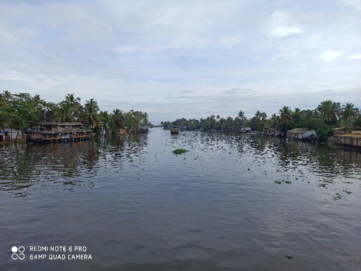 மச்சி ஒரு டிரிப் போலமா?' ( பகுதி - 6) - ஆலப்புழாவில், மிதக்கும் படகு வீட்டு பயணம்..!