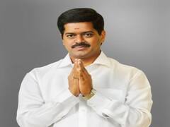 விபத்தில் காயமடைந்த இளைஞருக்கு, வேட்டியைக் கிழித்துக் கட்டுப்போட்ட தி.மு.க. எம்.எல்.ஏ..!