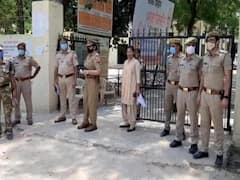 नोएडा: बिसरख ब्लॉक पर मतदान जारी, ड्रोन कैमरे से रखी जा रही नजर