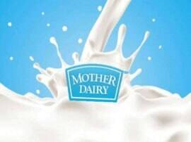 Milk Price Hike: मदर डेयरी का दूध आज से 2 रुपये महंगा, मुंबई में गोकुल दूध के दाम भी बढ़े