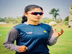 Harleen Deol Pictures: கேட்ச் பிடித்து வைரலான ஹர்லீன் தியோல்... கிரிக்கெட் க்ளிக்ஸ்!