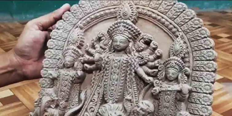 No order due to coronavirus lockdown east burdwan idol maker siddhartha pal hoping to change the situation Coronavirus Lockdown : লকডাউনে আসেনি অর্ডার, দিন বদলের আশায় বর্ধমানের মৃৎশিল্পী সিদ্ধার্থ পাল