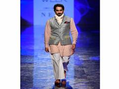 Siddharth | எகிறி குதித்தேன் வானம் இடித்தது - சித்தார்த் போட்டோ ஆல்பம்