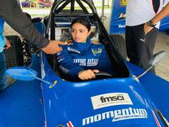 Actress Nivetha Pethuraj car race pics: கார் ரேஸில் களம் இறங்கும் நிவேதா பெத்துராஜ் - புகைப்படங்கள்