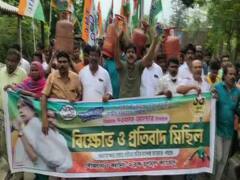 Fuel Price Rise Protest: জ্বালানির মূল্যবৃদ্ধির বিরুদ্ধে রাজ্যজুড়ে প্রতিবাদ-বিক্ষোভ