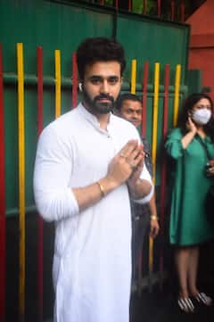 Pearl V Puri Celebrates Birthday With NGO Kids, Makes First Public Appearance After Getting Bail In Alleged Rape Case