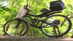 solar-powered electric cycle:সৌরশক্তি চালিত সাইকেল ডিজাইন করেছেন তামিলনাড়ুর কলেজ পড়ুয়া, খরচ খুবই কম