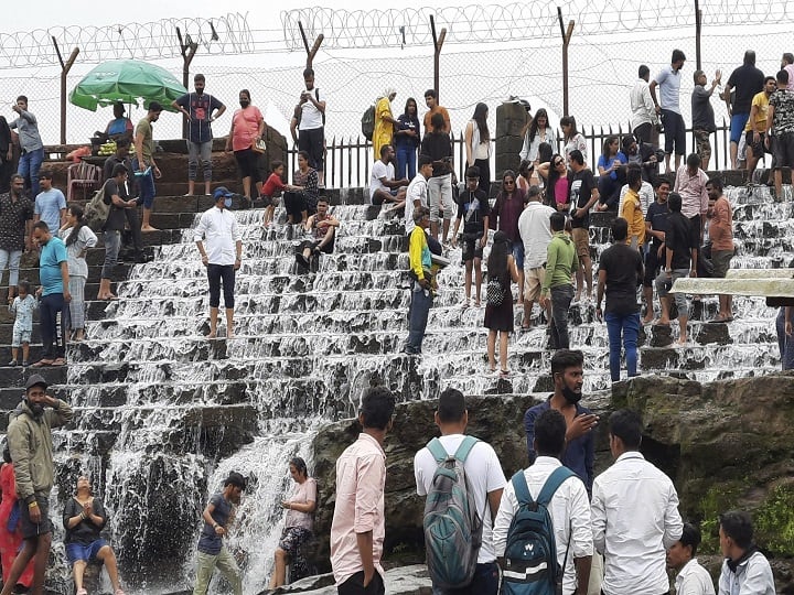 Govt Reviews Covid Situation At Hill Stations After Tourist Rush Amid Third Wave Scare Govt Reviews Covid Situation At Hill Stations After Tourist Rush Amid Third Wave Scare