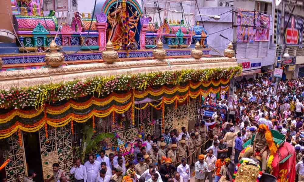 Aashada bonalu:కన్నుల పండువగా తెలంగాణ సాంస్కృతిక సంబురం