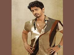 Siddharth | எகிறி குதித்தேன் வானம் இடித்தது - சித்தார்த் போட்டோ ஆல்பம்