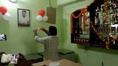 मंत्री वडेट्टीवारांचं चक्क बारमध्ये औक्षण! चंद्रपूर जिल्ह्यातील दारूविक्री सहा वर्षांनी पुन्हा सुरू