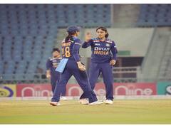 Harleen Deol Pictures: கேட்ச் பிடித்து வைரலான ஹர்லீன் தியோல்... கிரிக்கெட் க்ளிக்ஸ்!