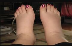 Health Tips: શરીરમાં જો દેખાય આવા લક્ષણો તો તેને નજરઅંદાજ ન કરવા, આ બીમારાના હોઇ શકે છે સંકેત