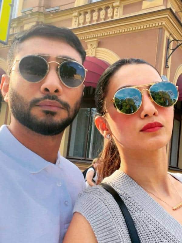 इससे पहले गौहर खान अपने हनीमून ट्रिप की कई तस्वीरें शेयर की और उसके कैप्शन में लिखा, 