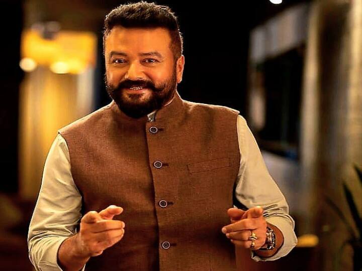 இரண்டு கேரள மாநில திரைப்பட விருதுகள், ஒரு தமிழ்நாடு மாநில திரைப்பட விருதுகள், மற்றும் நான்கு பிலிம்பேர் விருதுகளை பெற்றுள்ளார்