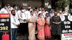 Mumbai: Congress workers protest against rising fuel prices