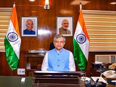 आईटी मंत्री अश्विनी वैष्णव की Koo एप पर पहली पोस्ट, कहा- यूजर्स के लिए सोशल मीडिया को सुरक्षित बनाएंगे नए नियम