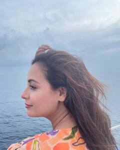 પ્રેગનન્ટ દિયા મિર્ઝાએ શેર કરી Honeymoon Unseen તસવીરો, પતિ અને દીકરી સાથે સમુદ્રમાં કરી રહી છે મસ્તી, જુઓ......