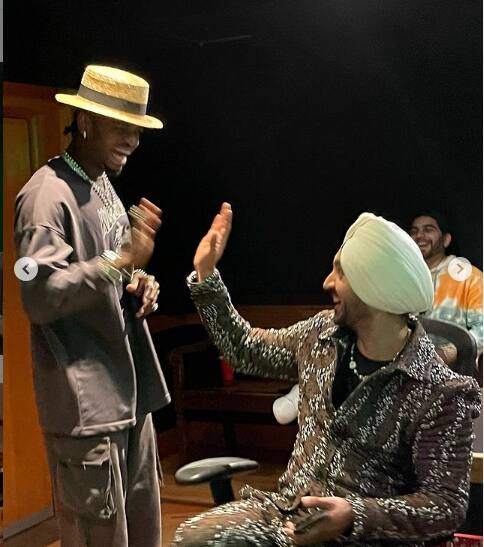 ਹਾਲ ਹੀ ਵਿੱਚ ਦਿਲਜੀਤ ਦੋਸਾਂਝ ਨਾਲ ਆਪਣਾ ਗਾਣਾ umbrella ਰਿਲੀਜ਼ ਕੀਤਾ ਸੀ । ਗਾਣੇ ਨੇ ਕੁਝ ਹੀ ਘੰਟਿਆਂ ਵਿੱਚ ਧੂਮ ਪਾ ਦਿਤੀਆਂ ਅਤੇ ਇਹ ਉਮੀਦ ਦਿਲਜੀਤ ਦੀ ਆਉਣ ਵਾਲੀ ਐਲਬਮ ਤੋਂ ਹੋ ਰਹੀ ਹੈ।