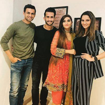 सानिया के दुबई वाले घर की कीमत करोड़ो में है. सानिया ने अपने इस घर को बड़े ही प्यार से सजाया है. इस घऱ में कई बार वो पति शोएब के साथ मस्ती करती हुई दिखाई दी है.