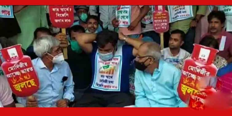 Uttar 24 Parganas Bashirhat TMC inner clash once again takes centre stage at fuel price hike protest Bashirhat TMC inner clash: বসিরহাটে পেট্রল ডিজেলের মূল্য বৃদ্ধির প্রতিবাদ সভায় প্রকাশ্যে তৃণমূলের গোষ্ঠীদ্বন্দ্ব