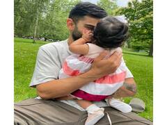 Anushka Sharma Virat kohli Vamika | ஆனந்த யாழை மீட்டுகிறாய் அடி நெஞ்சில் வண்ணம் தீட்டுகிறாய் : விராட்-அனுஷ்கா-வாமிகா ஃபோட்டோஸ்..!