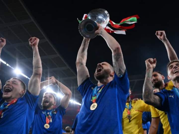 Euro Cup Final: यूरो कप में इंग्लैंड की हार के बाद गुस्साए प्रशंसक बसों की छत पर चढ़े, 49 अरेस्ट