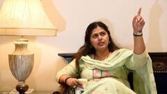 मुंडे भगिनी मोठा निर्णय घेणार? मुंडे समर्थकांचं राजीनामा सत्र, उद्या मुंबईत समर्थकांची घेणार भेट