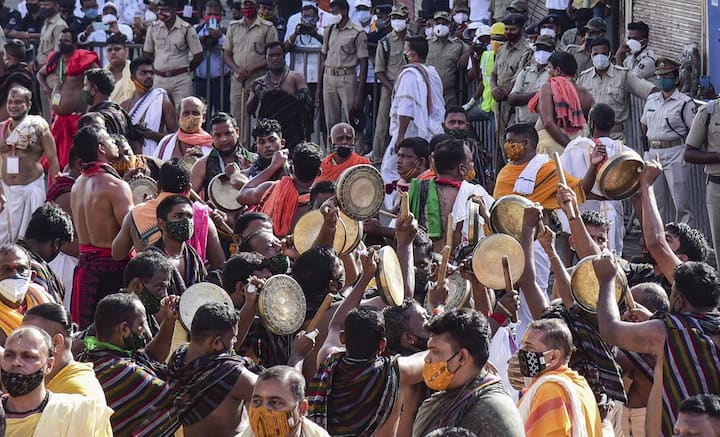 ভক্তরা না থাকলেও আবেগ-উৎসাহে ঘাটতি ছিল না জগন্নাথদেব, বলভদ্র ও সুভদ্রার যাত্রায়।