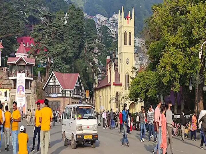 Tourists became trouble in Uttarakhand, police returned more than seven thousand people in two days ANN उत्तराखंड में मुसीबत बने पर्यटक, दो दिनों में सात हजार से ज्यादा लोगों को पुलिस ने लौटाया