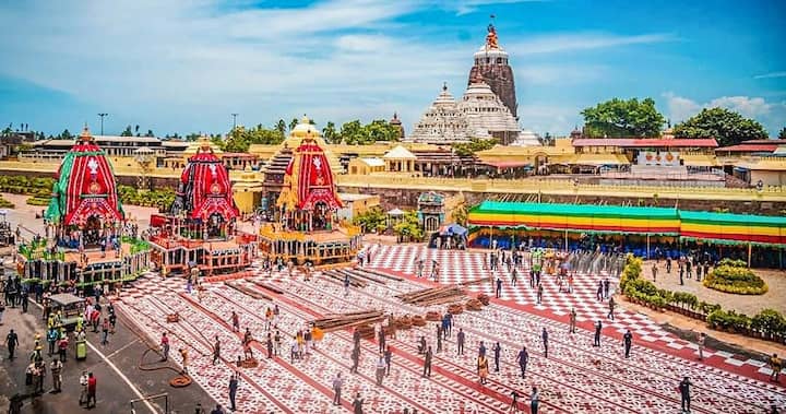 সুপ্রিম কোর্টের নির্দেশানুসারে এবং ওড়িশা সরকারের জারি করা নিষেধাজ্ঞা অনুযায়ী পুরীর রথযাত্রা এবারও ভক্তশূন্য ছিল।