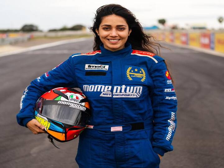 கார்களின் மீதான காதல், அவருக்கு பள்ளிக்கு சென்ற சிறுவயதிலேயே ஆரம்பித்துவிட்டதாம்