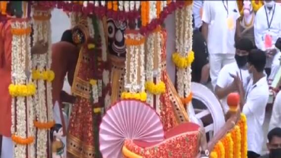 Ahmedabad: ભગવાન રથ પર થયા બિરાજમાન, રૂટ પર કર્ફ્યૂ સાથે નીકળશે રથયાત્રા