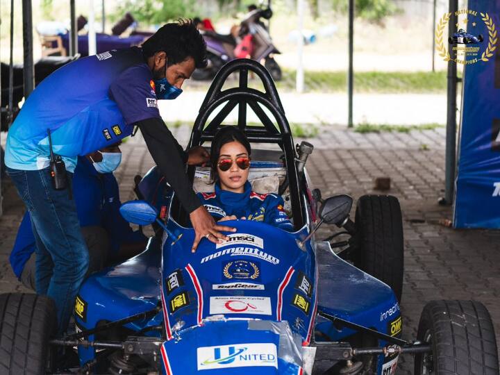 UAE நாட்டில் ஸ்போர்ட்ஸ் காரை வாங்கிய இரண்டாவது பெண் நிவேதா பெத்துராஜ்