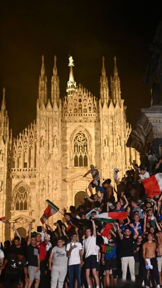 করোনা বিধ্বস্ত ইতালিতে যেন ফিরল বর্ষবরণের রাত