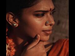 Dushara Vijayan Pics | மெய் சிலிர்க்கும் வண்ணம் தீ வளர்த்ததென்ன -  துஷாரா விஜயன் போட்டோ ஆல்பம்