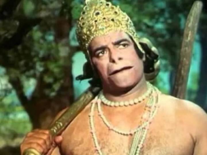 दारा सिंह को घर घर में फेमस करने का काम किया था रामानंद सागर की रामायण ने, जिसमें उन्होंने भगवान हनुमान का किरदार निभाया था.