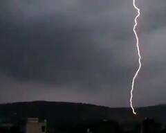 રવિવારે વીજળી પડવાથી 67 વ્યક્તિએ ગુમાવ્યો જીવ, જુઓ વીજળી પડ્યાંનો લાઇવ વીડિયો