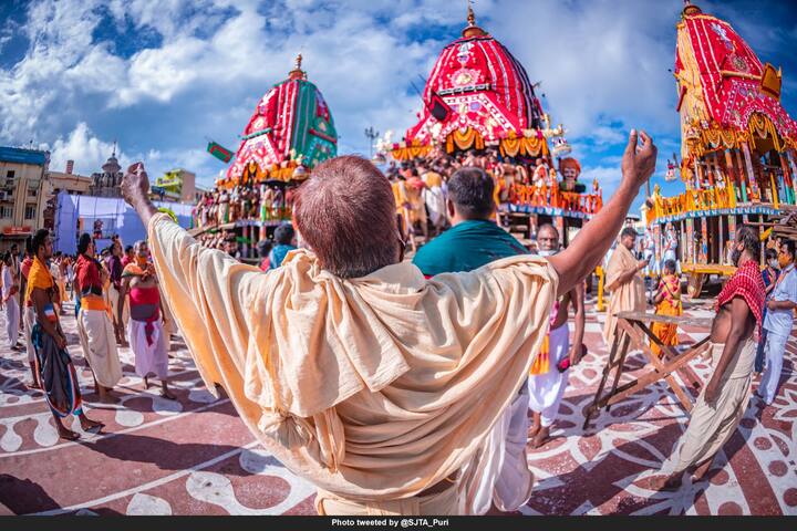 मात्र, आद्य शंकराचार्यांनी हे मंदिर खुले केले आणि दररोजची पूजाही सुरू केली.