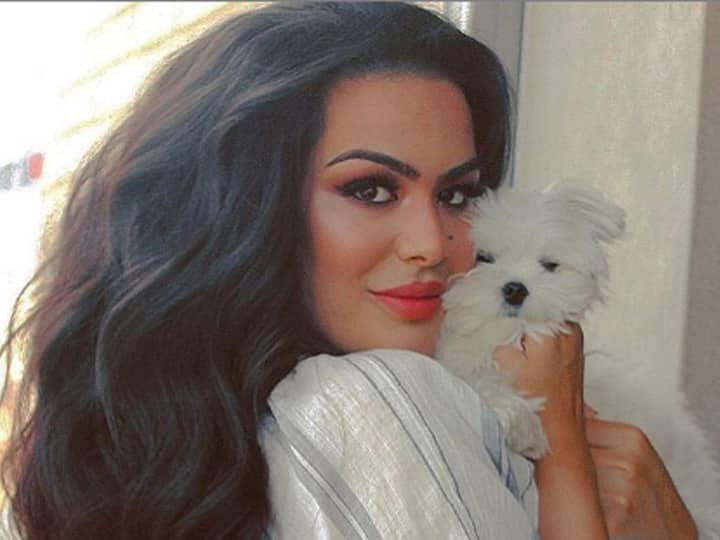 त्रिशाला दत्त: संजय दत्त की बेटी त्रिशाला भी फिल्मों में नहीं आईं. वह अमेरिका में सायकोथेरेपिस्ट हैं. मीडिया रिपोर्ट्स की मानें तो त्रिशाला फिल्मों में आना चाहती थीं लेकिन उनके पिता संजय दत्त को ये मंजूर नहीं था.